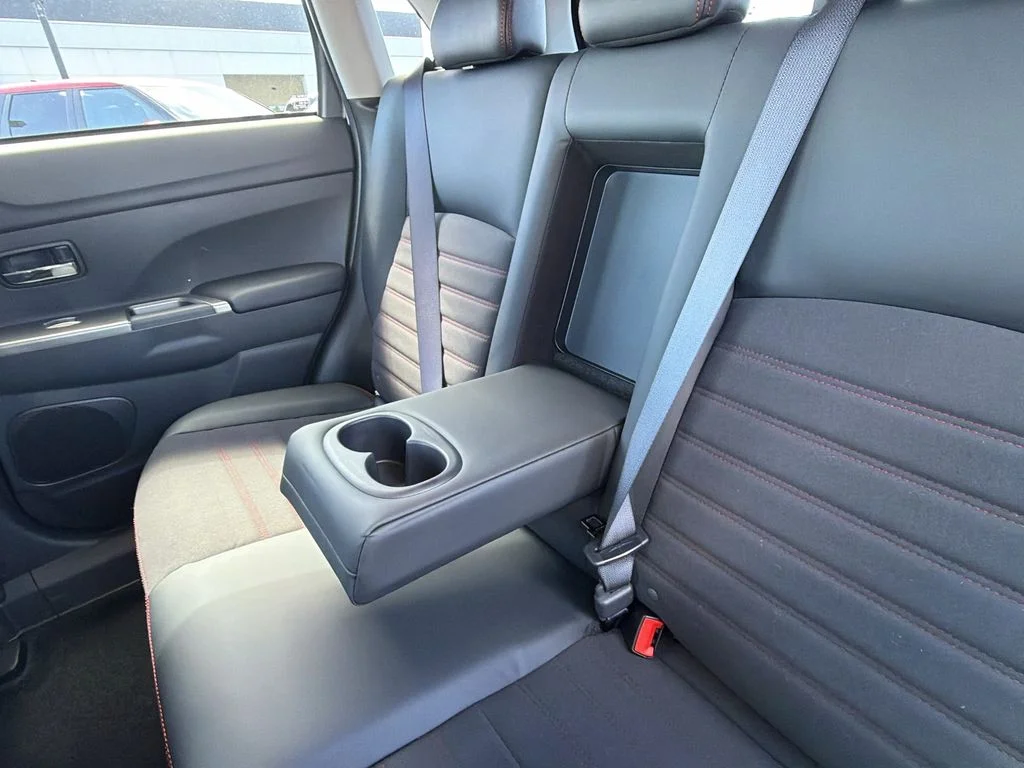 New 2026 Mercury Gray Metallic Mitsubishi 2.0 SE image 28