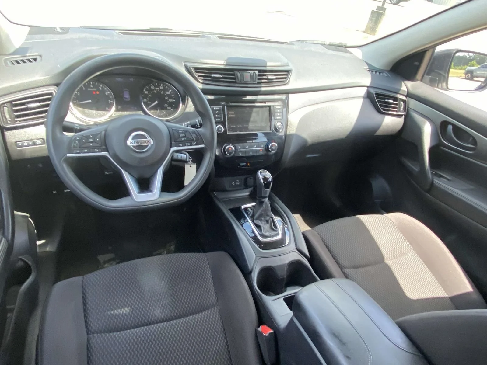 Used 2021 Silver Nissan S image 12