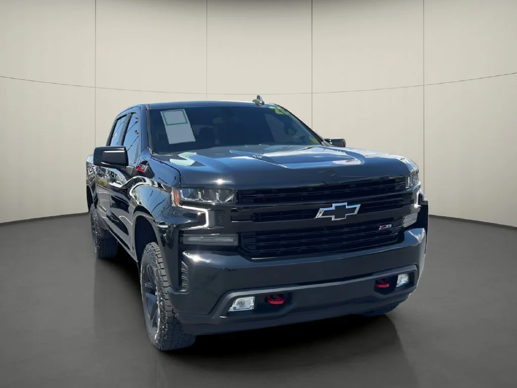 Used 2021 BLACK Chevrolet LT Trail Boss image 2