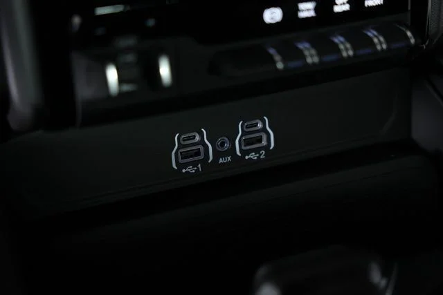 New 2026 Diamond Black Crystal Pearl-Coat Exterior Paint RAM Big Horn image 12