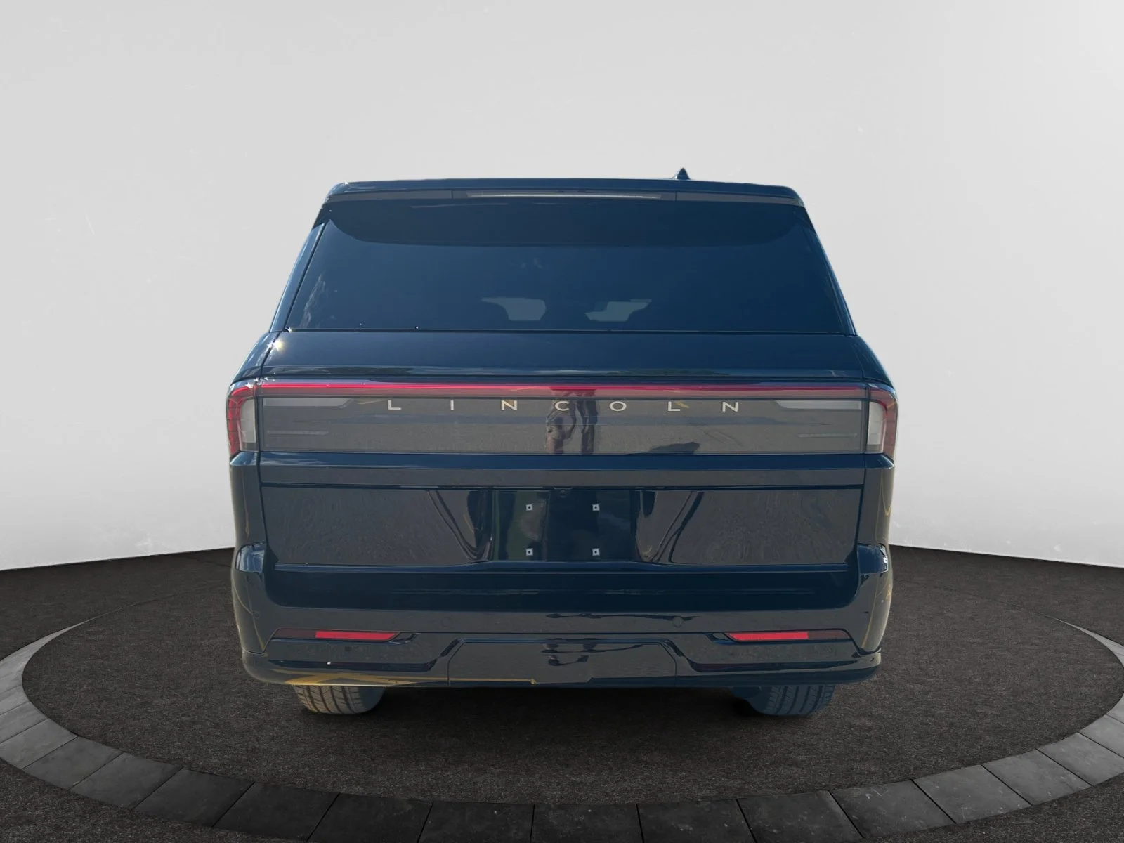 New 2026 Infinite Black Metallic Clearcoat Lincoln Reserve image 4