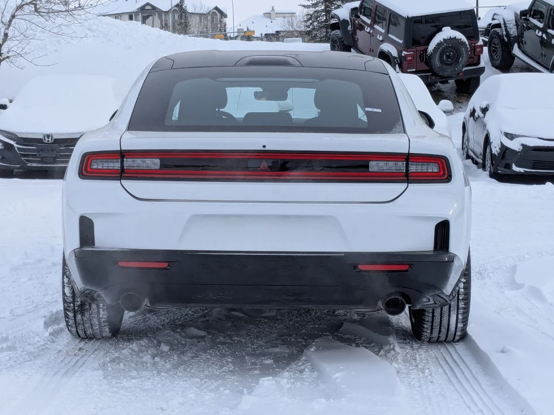 New 2026 White Dodge R/T - - AWD - Blacktop Pack - Hurricane Turbo - 20 Black Wheels & More! image 7