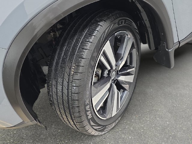 Used 2021 Gray Nissan SL image 29