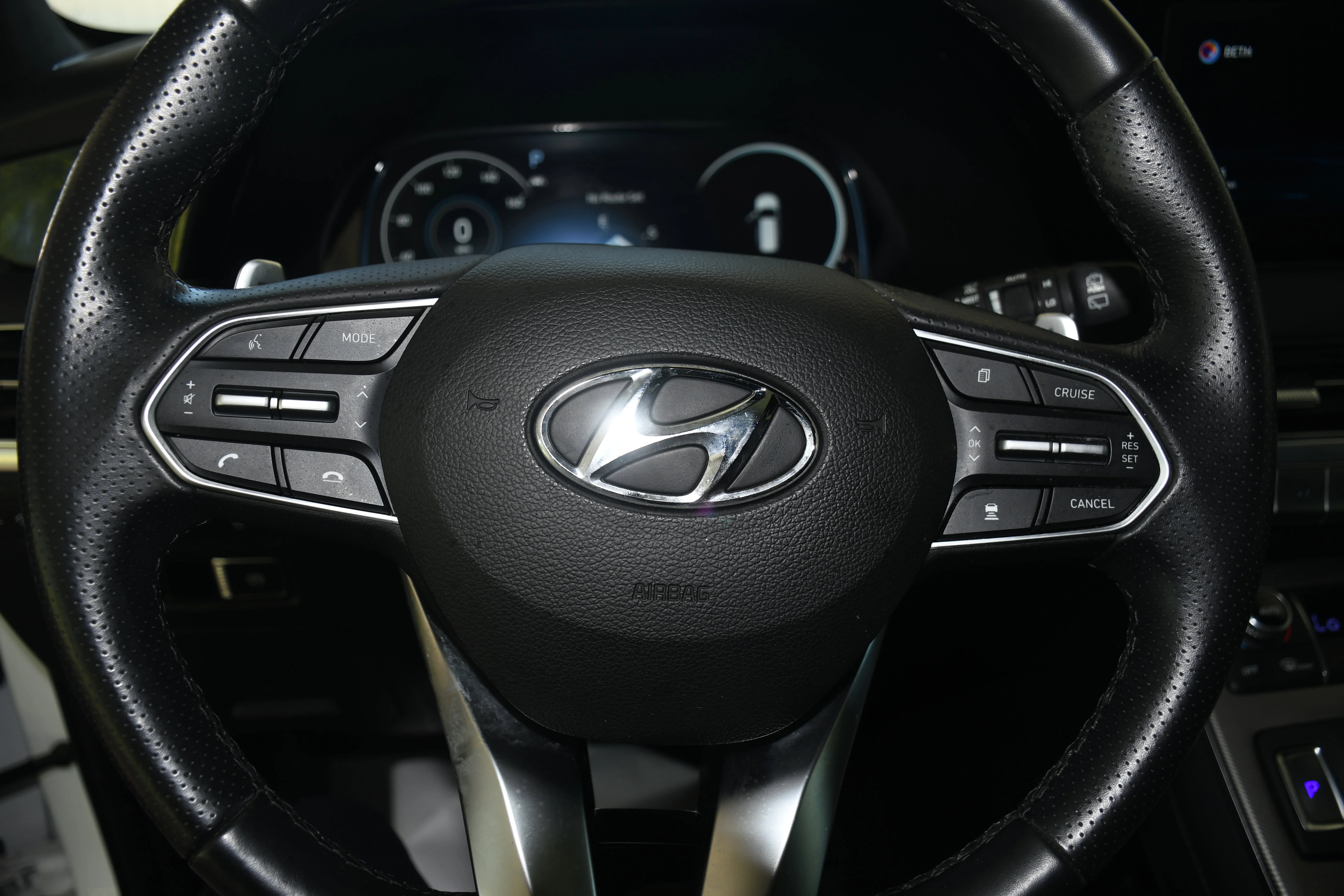 Used 2022 White Hyundai Calligraphy image 13