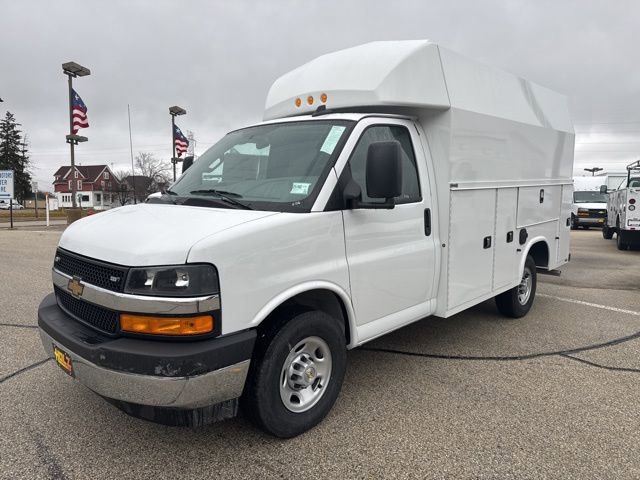 New 2025 Summit White Chevrolet 1WT image 1