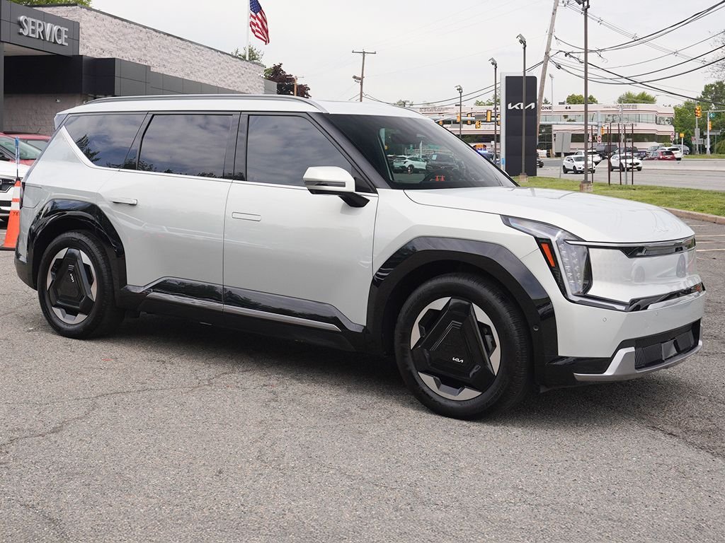 Used 2024 Kia Ev9 Land with VIN KNDADFS57R6031051 for sale in Riverdale, NJ