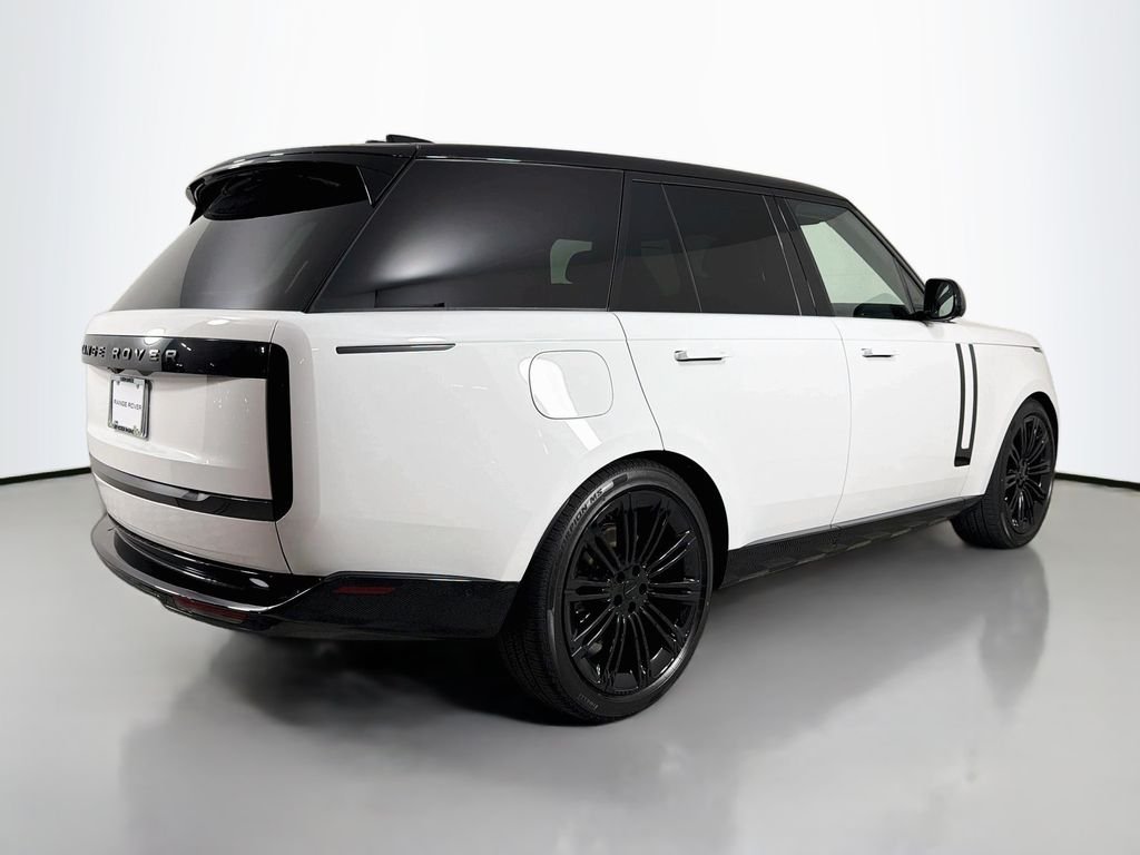 New 2026 Fuji White Land Rover SE image 5