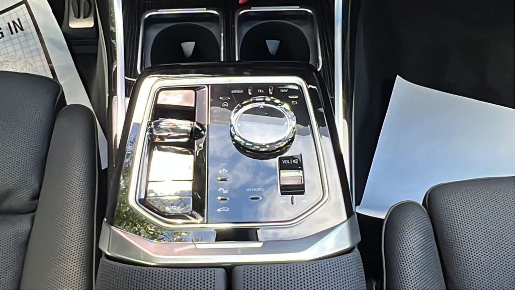 New 2026 Black Sapphire Metallic BMW 740i xDrive image 14
