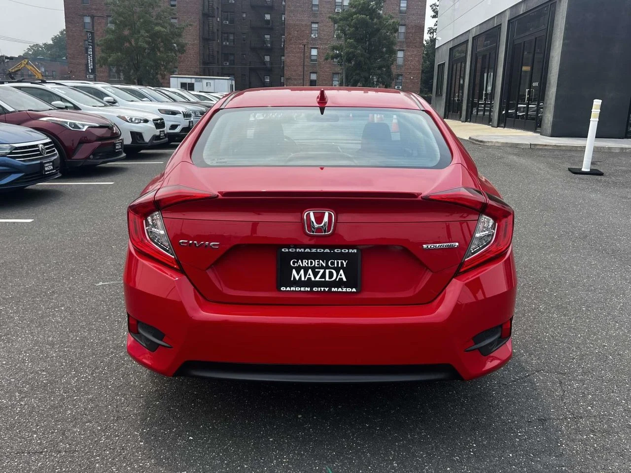 Used 2016 Red Honda Touring image 7