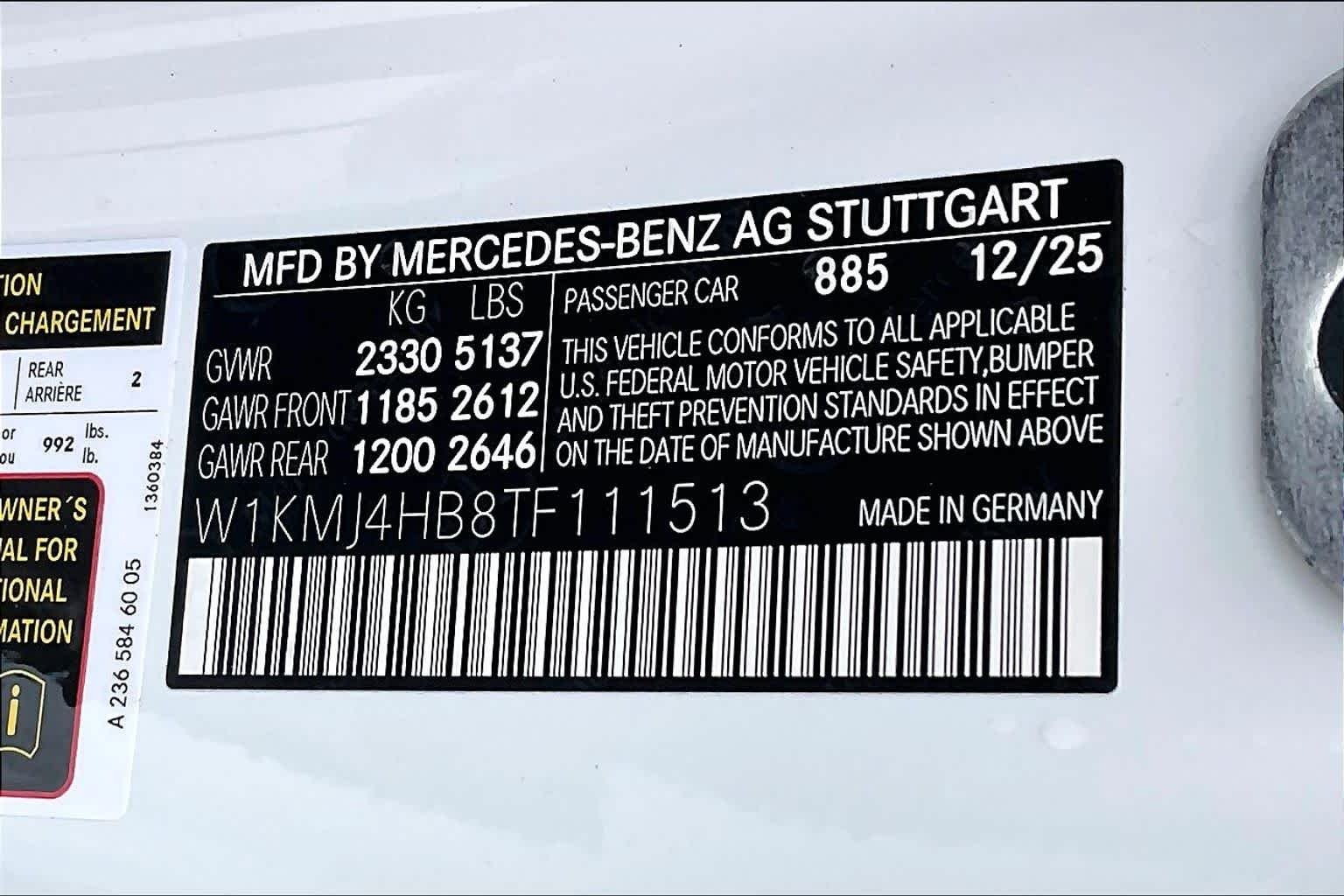 New 2026 MANUFAKTUR Moonlight White Metallic Mercedes-Benz CLE 300 image 12