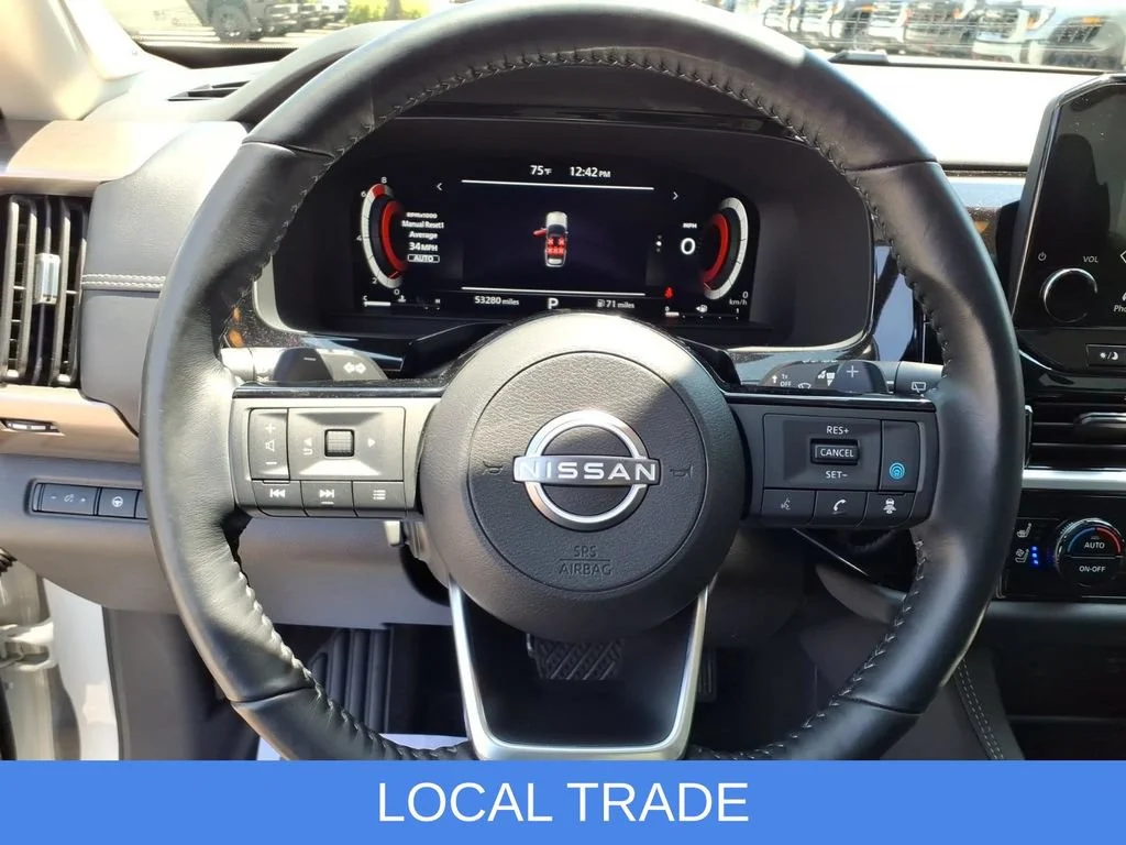 Used 2023 White Nissan Platinum 4WD image 11