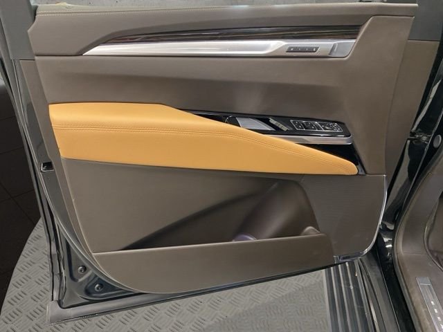 Used 2025  Cadillac Premium Luxury image 26
