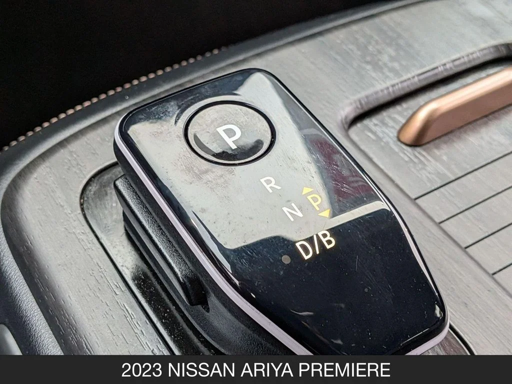 Used 2023 Brown Nissan PREMIERE image 21