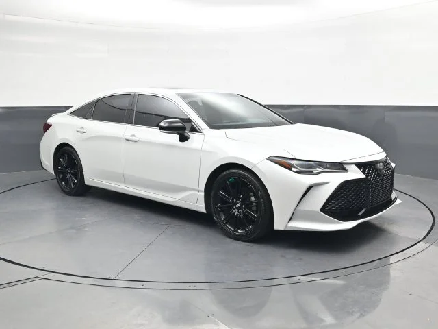 Used 2019 Pearl Toyota Touring image 2