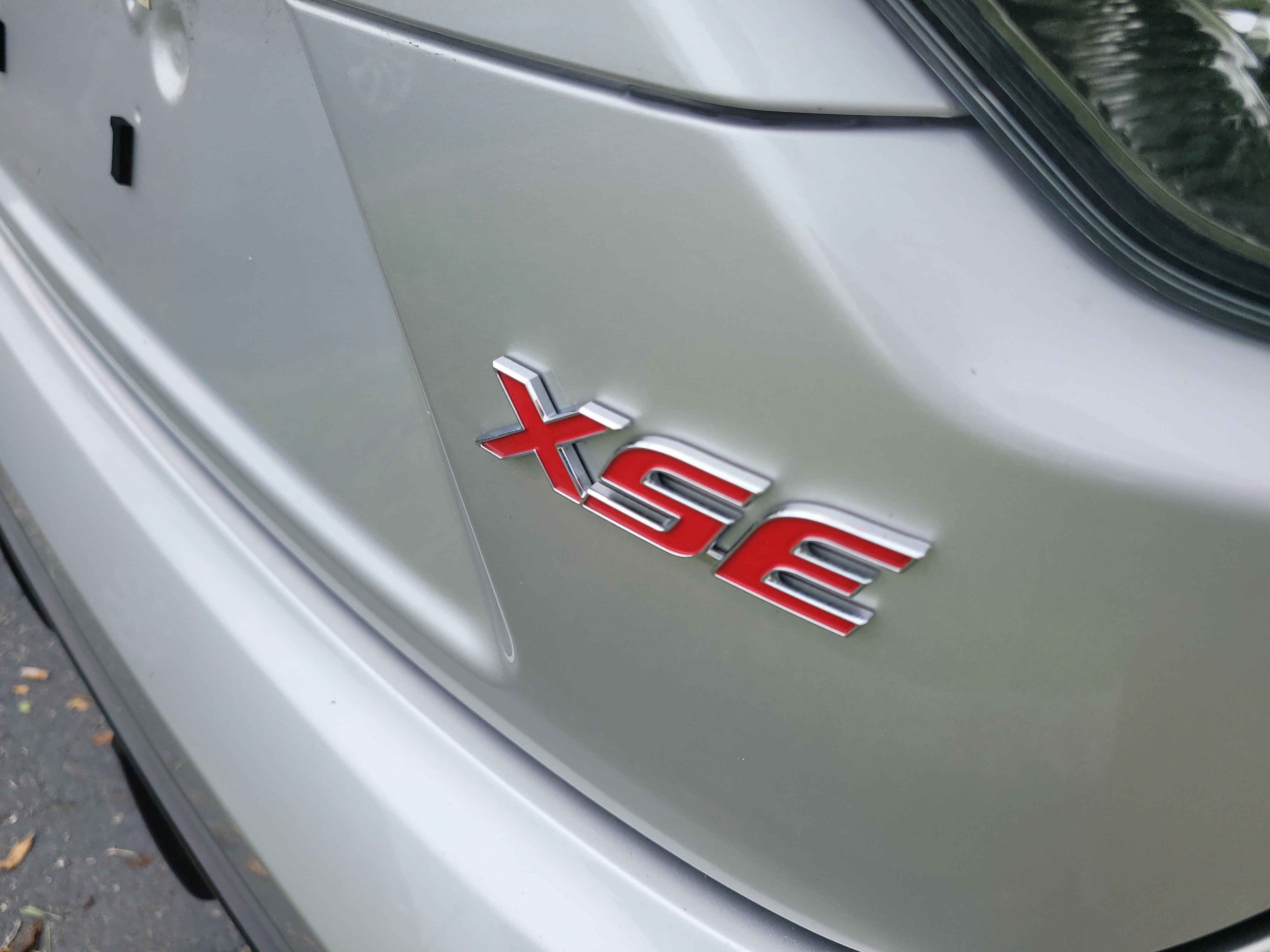 Used 2025 Classic Silver Metallic Toyota XSE image 10