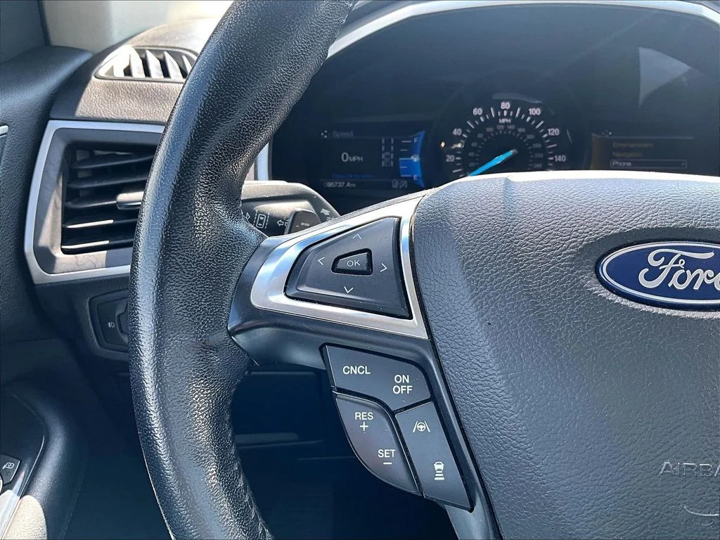Used 2019 Black Ford SEL image 18