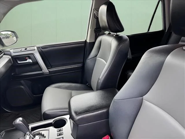 Used 2016 Silver Toyota SR5 Premium image 7