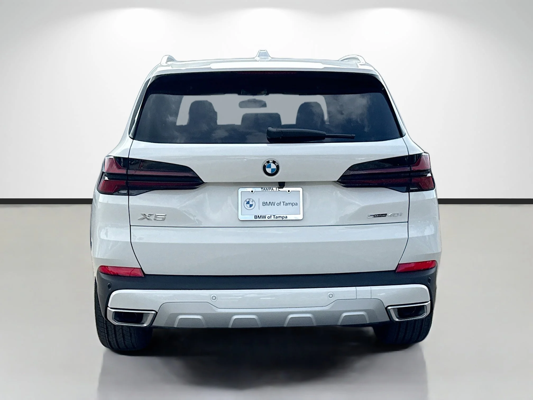 New 2026 Alpine White BMW sDrive40i image 4