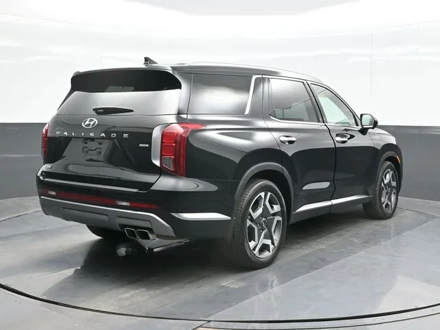 Used 2023 Black Hyundai Limited image 9