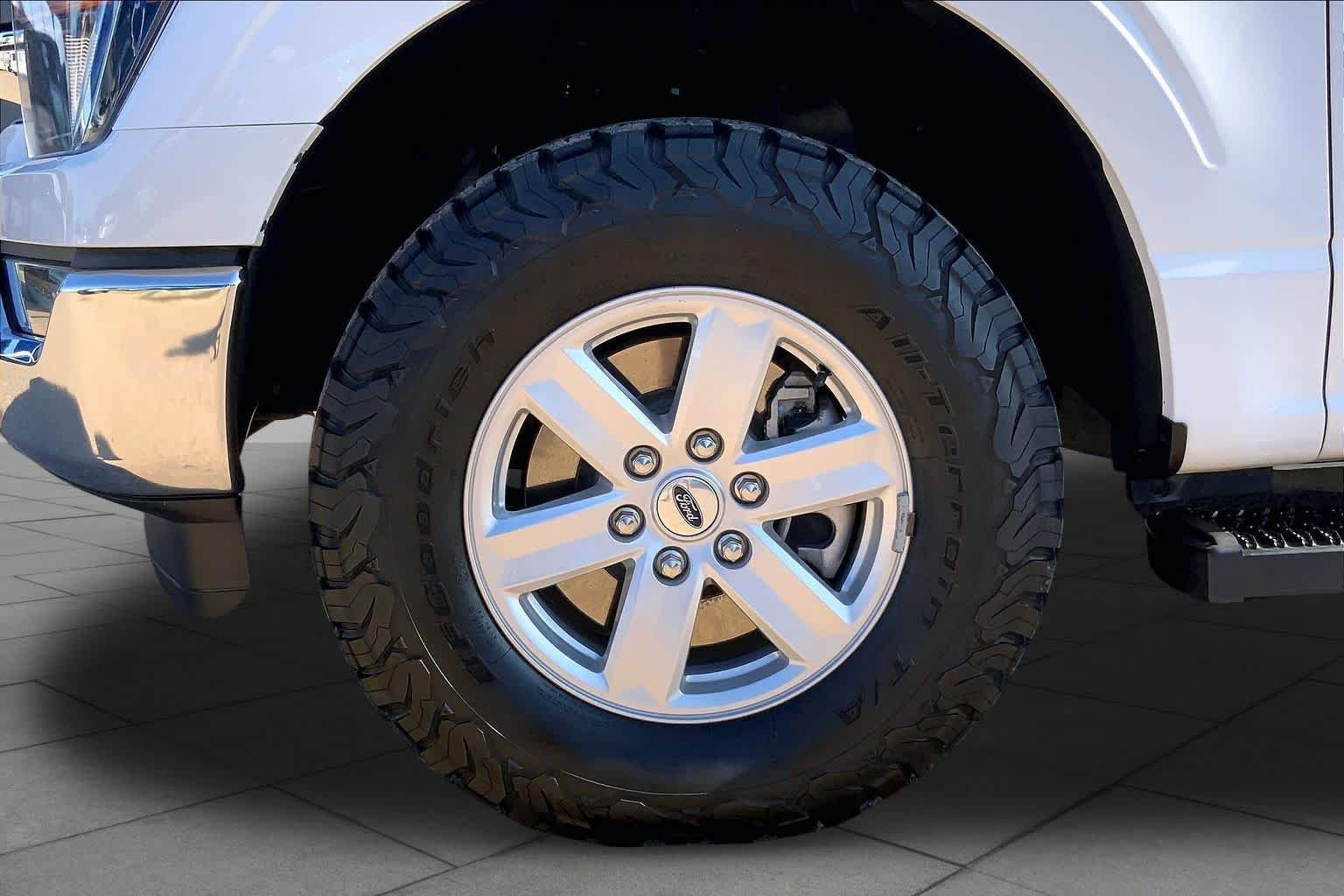 Used 2023 Oxford White Ford XLT image 11