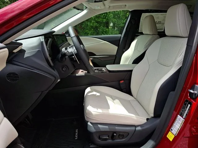 New 2026 Matador Red Mica Lexus PREMIUM PLUS image 15