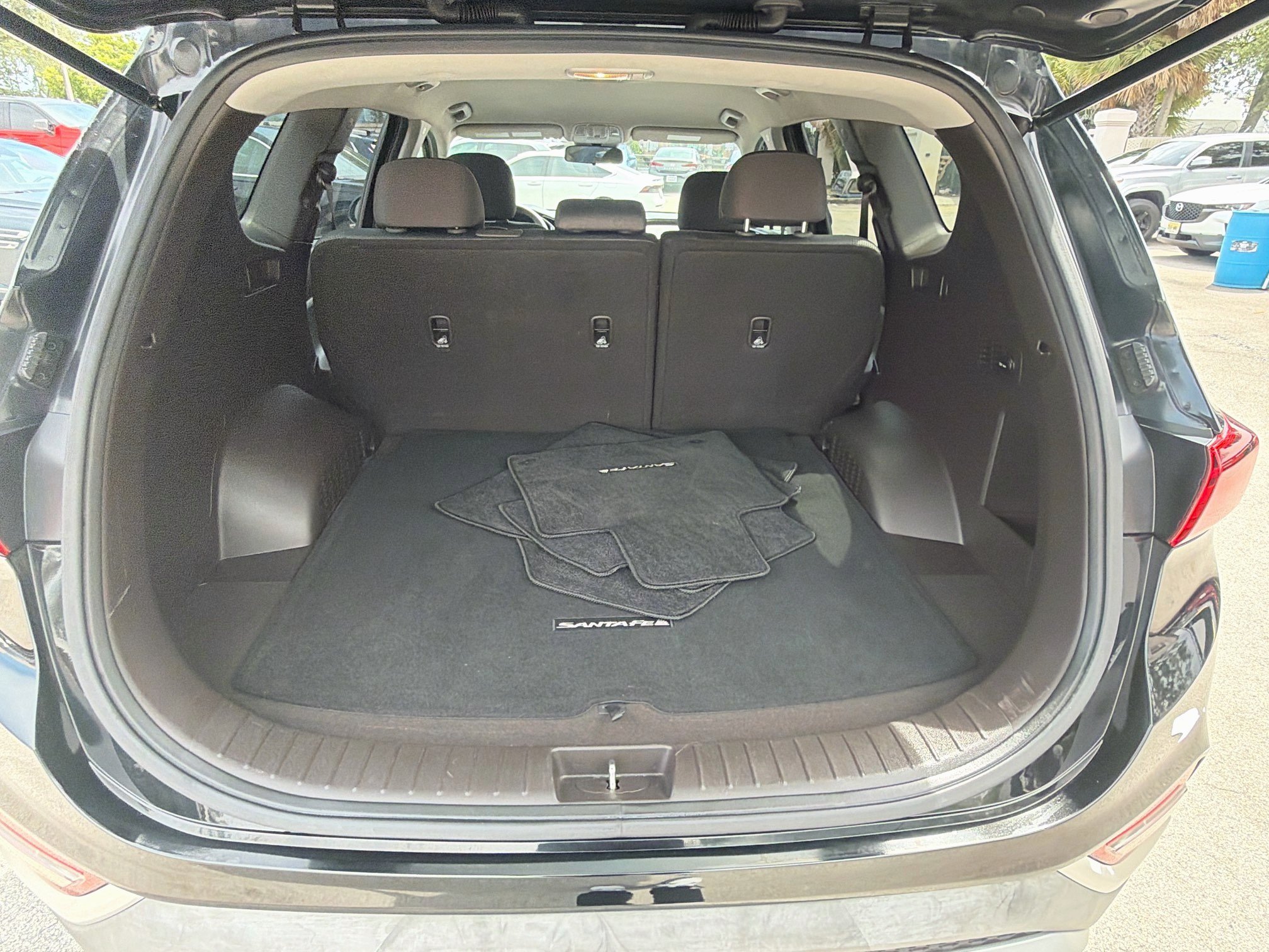 Used 2020 Twilight Black Hyundai SE image 24