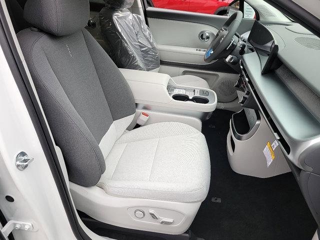 New 2026 Snow White Pearl Hyundai SE image 16