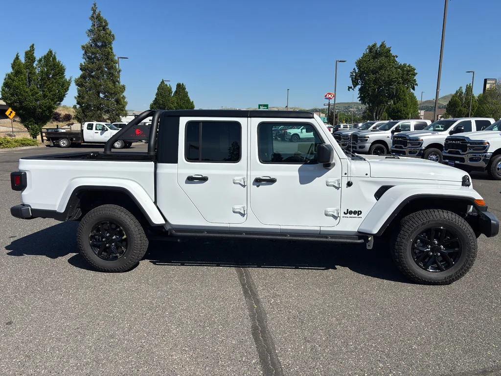 Used 2023 Bright White Clearcoat Jeep Sport S image 5