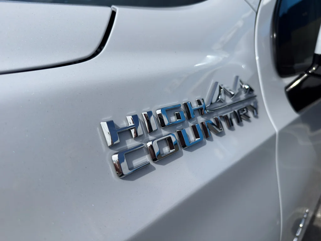 2026 Chevrolet Suburban High Country - Photo 11