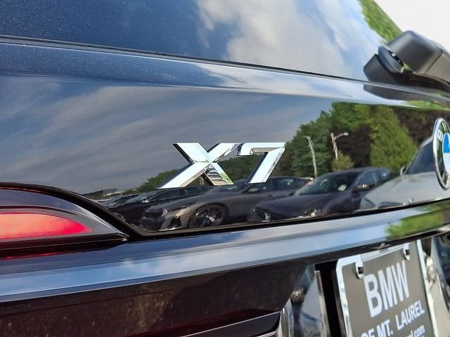 New 2027 Black Sapphire Metallic BMW xDrive40i image 21