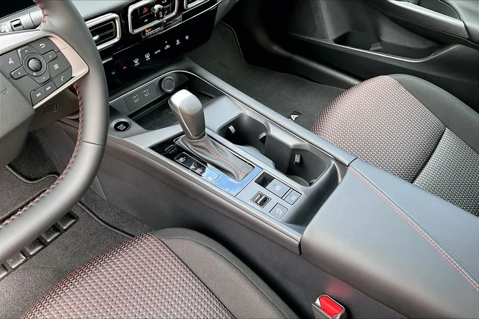 New 2026 Aspen White TriCoat / Super Black Two-tone Nissan SR image 7