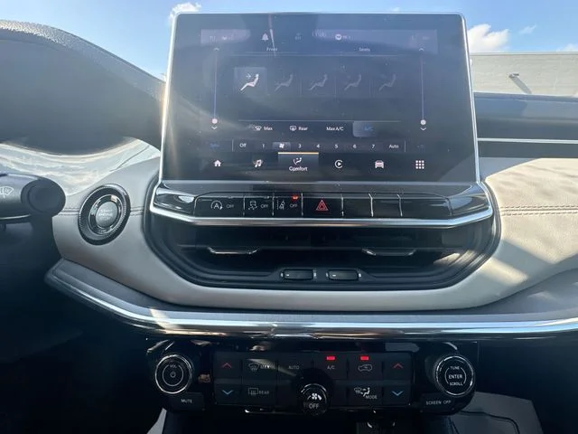 Used 2022 Gray Jeep Limited image 20