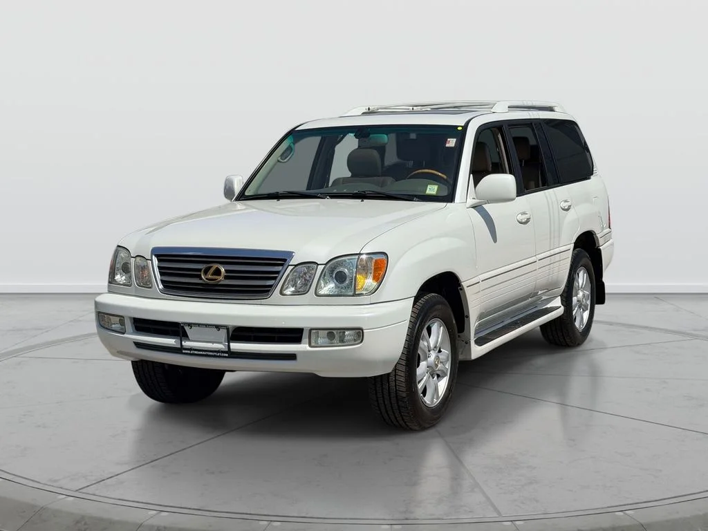 Used 2004 White Lexus 470 image 3