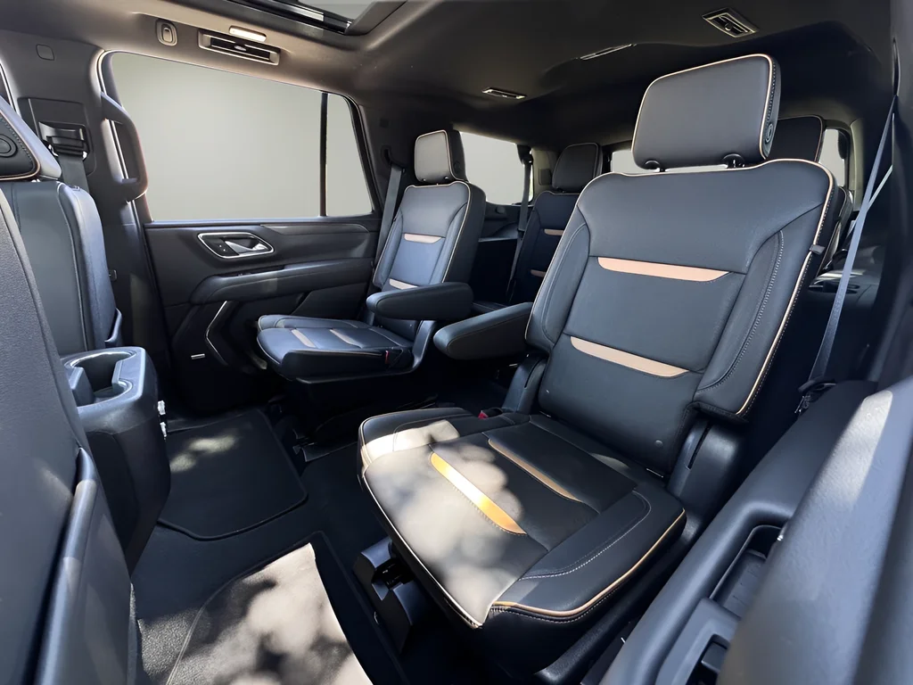 Used 2023 White GMC AT4 image 19