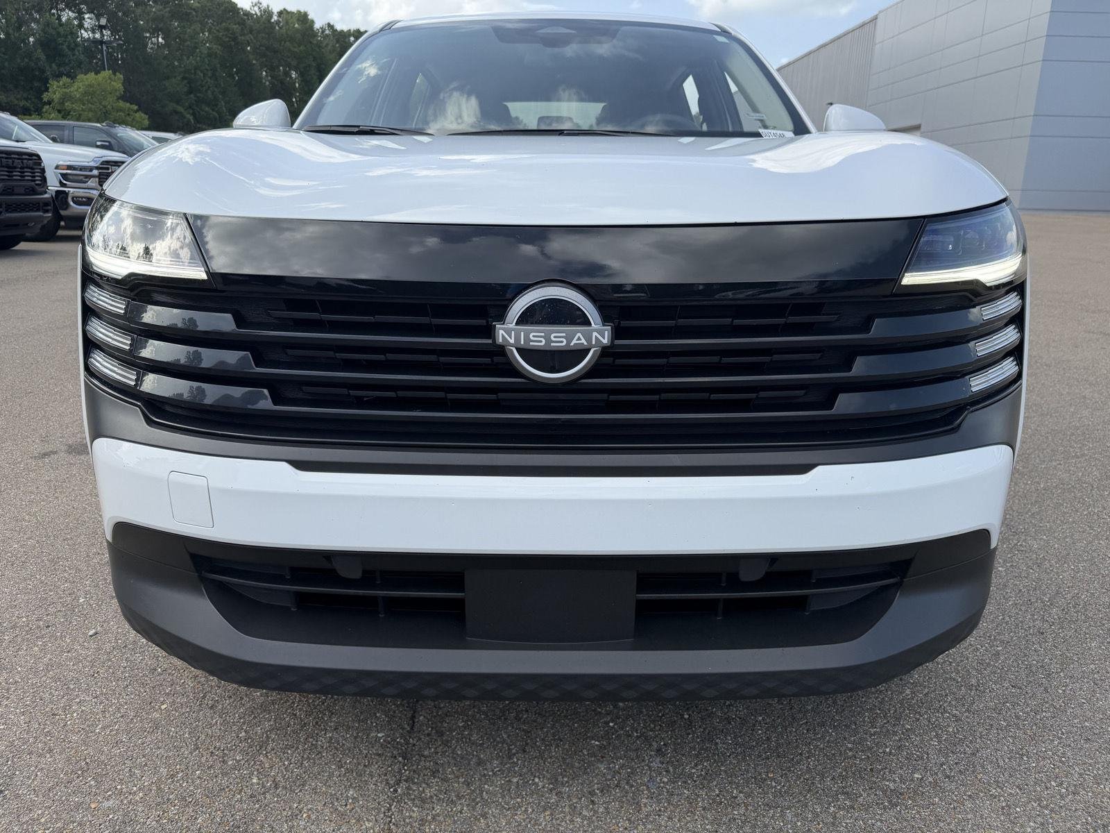 Used 2025 Fresh Powder Nissan SV image 22
