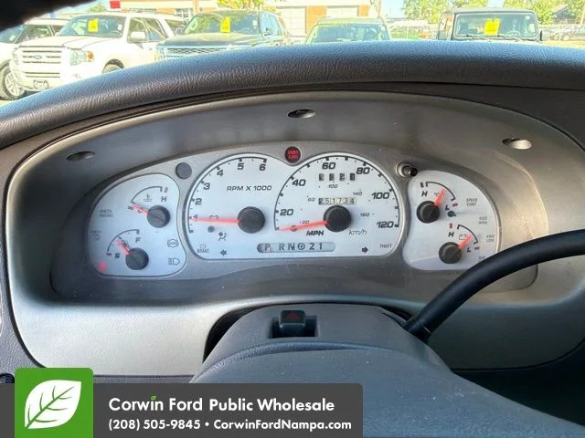 Used 2002 Red Ford Base image 16