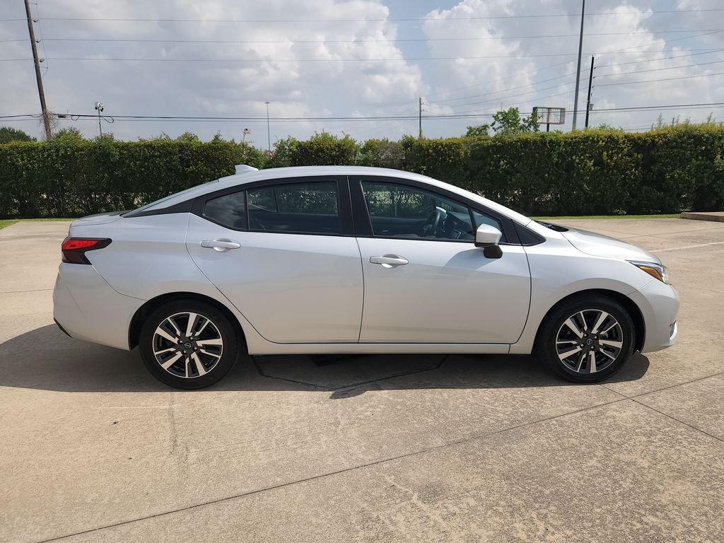 Used 2025 Silver Nissan 1.6 SV image 4