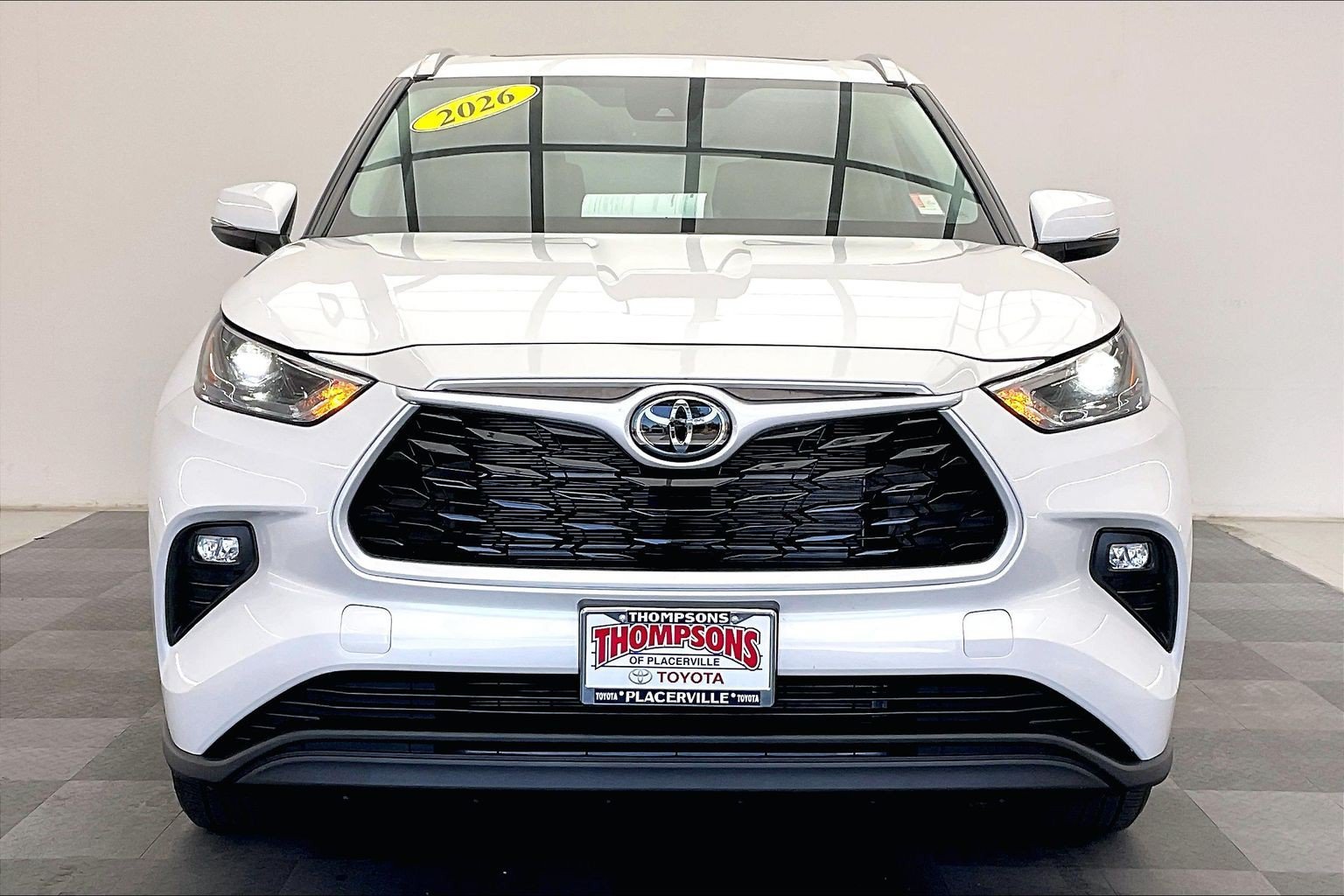 Used 2026 Wind Chill Pearl Toyota XLE image 2