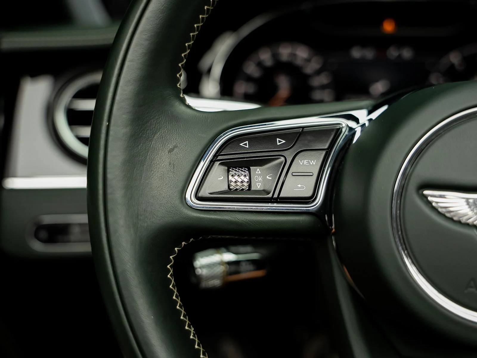 Used 2021 Green Bentley V8 image 43