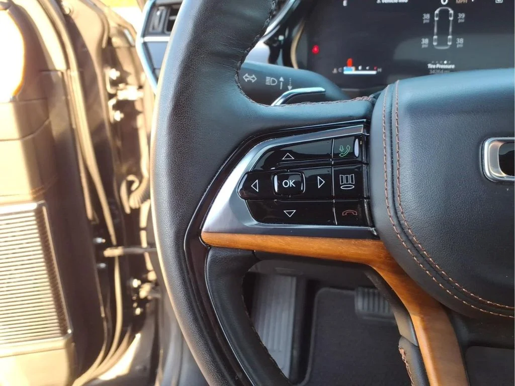 Used 2024 Gray Jeep Summit image 26