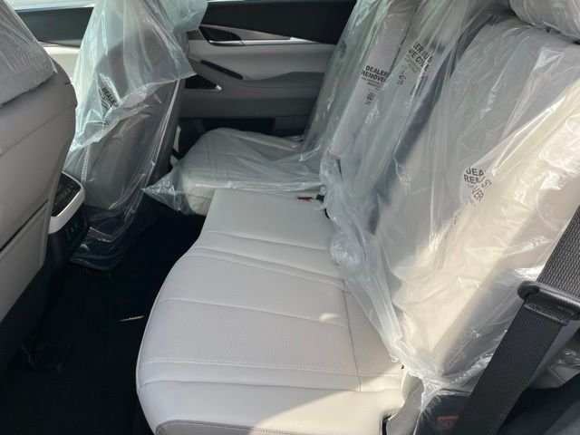 New 2027 White INFINITI Luxe AWD image 12