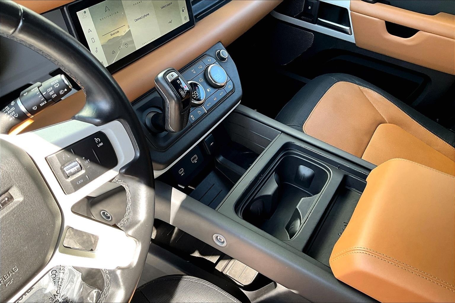 Used 2023 Gray Land Rover X-Dynamic SE image 16