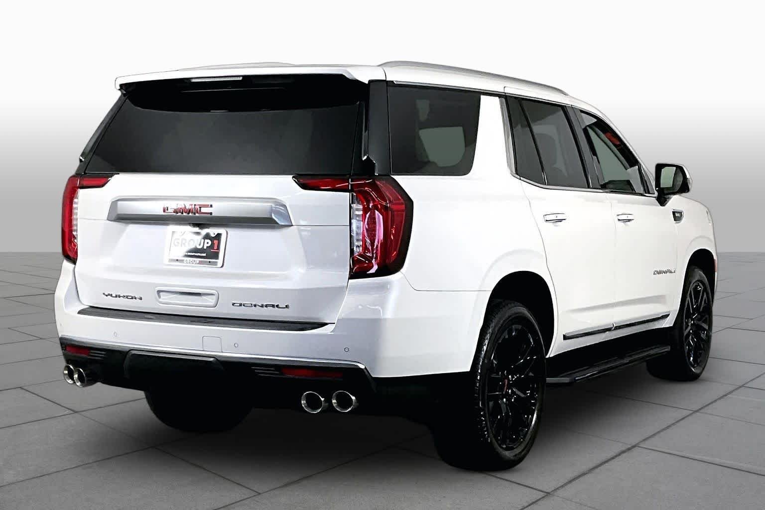Used 2023 White Frost Tricoat GMC Denali image 12