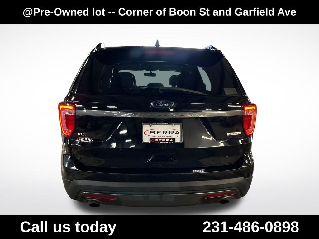 Used 2017 Black Ford XLT image 4