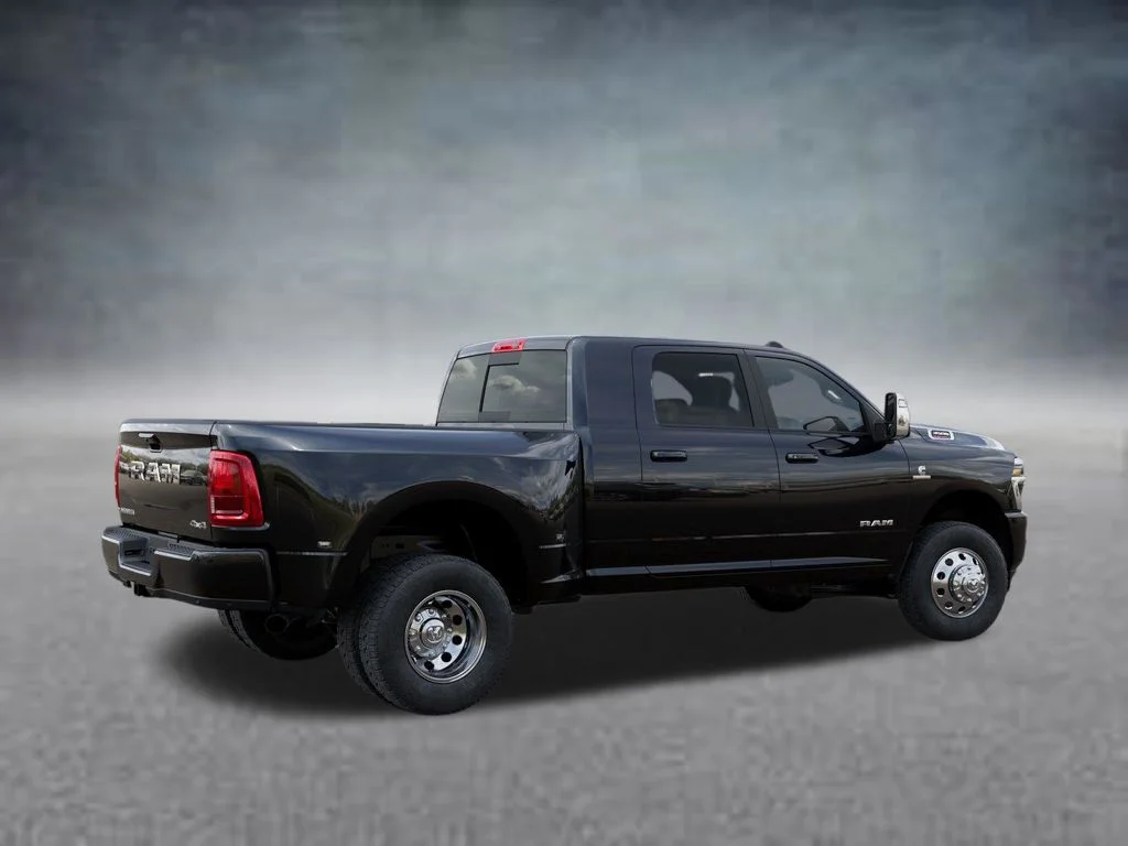 New 2026 Diamond Black Crystal Pearl-Coat Exterior Paint RAM Laramie image 4