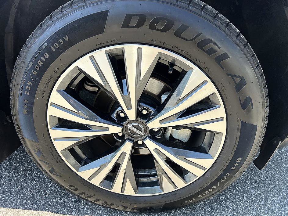 Used 2023 Gun Metallic Nissan SV image 12
