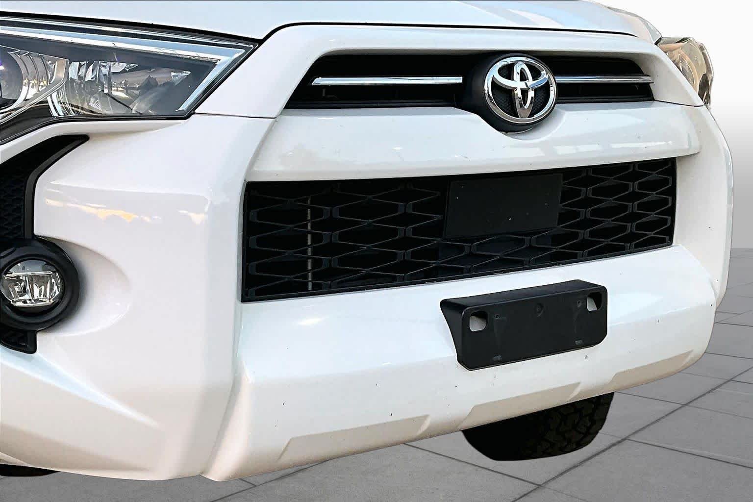 Used 2021 Super White Toyota SR5 image 28