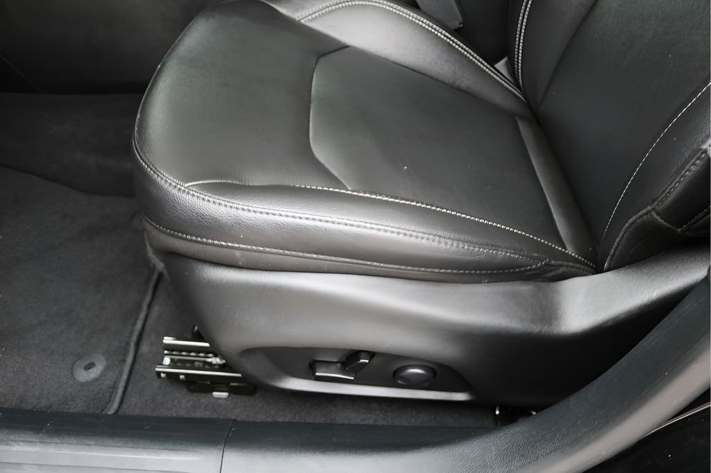 Used 2024 Black Jeep Limited image 13