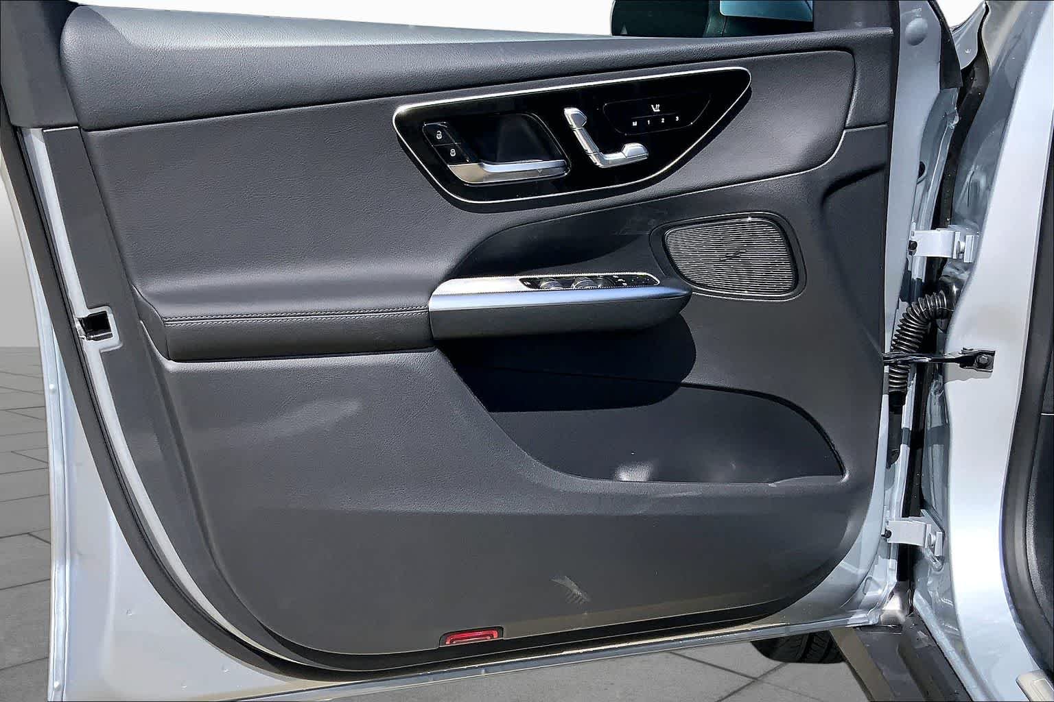 New 2026 Cirrus Silver Metallic Mercedes-Benz GLC 300 image 10