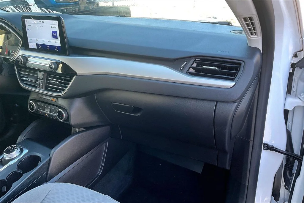 Certified Used 2022 Oxford White Ford SE image 15